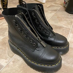 Dr Martens jungle boot, only worn once